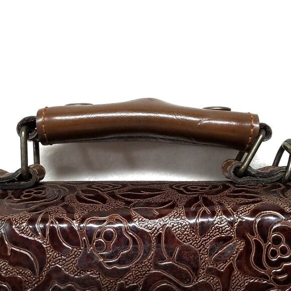 VINTAGE 60s Leather Floral Swing Latch Saddle Bag - Picture 4 of 8